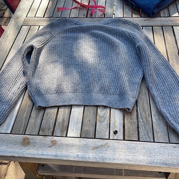 Brandy Melville Grey Sweater - Picture 5 of 8